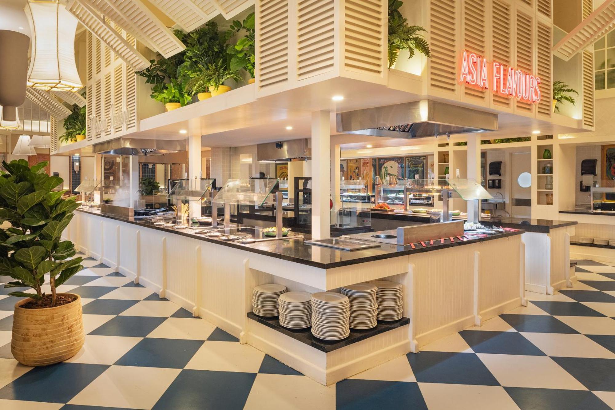 Ocean Eden Bay (Adults Only) Hotel Spring Rises Exterior foto The buffet at the restaurant