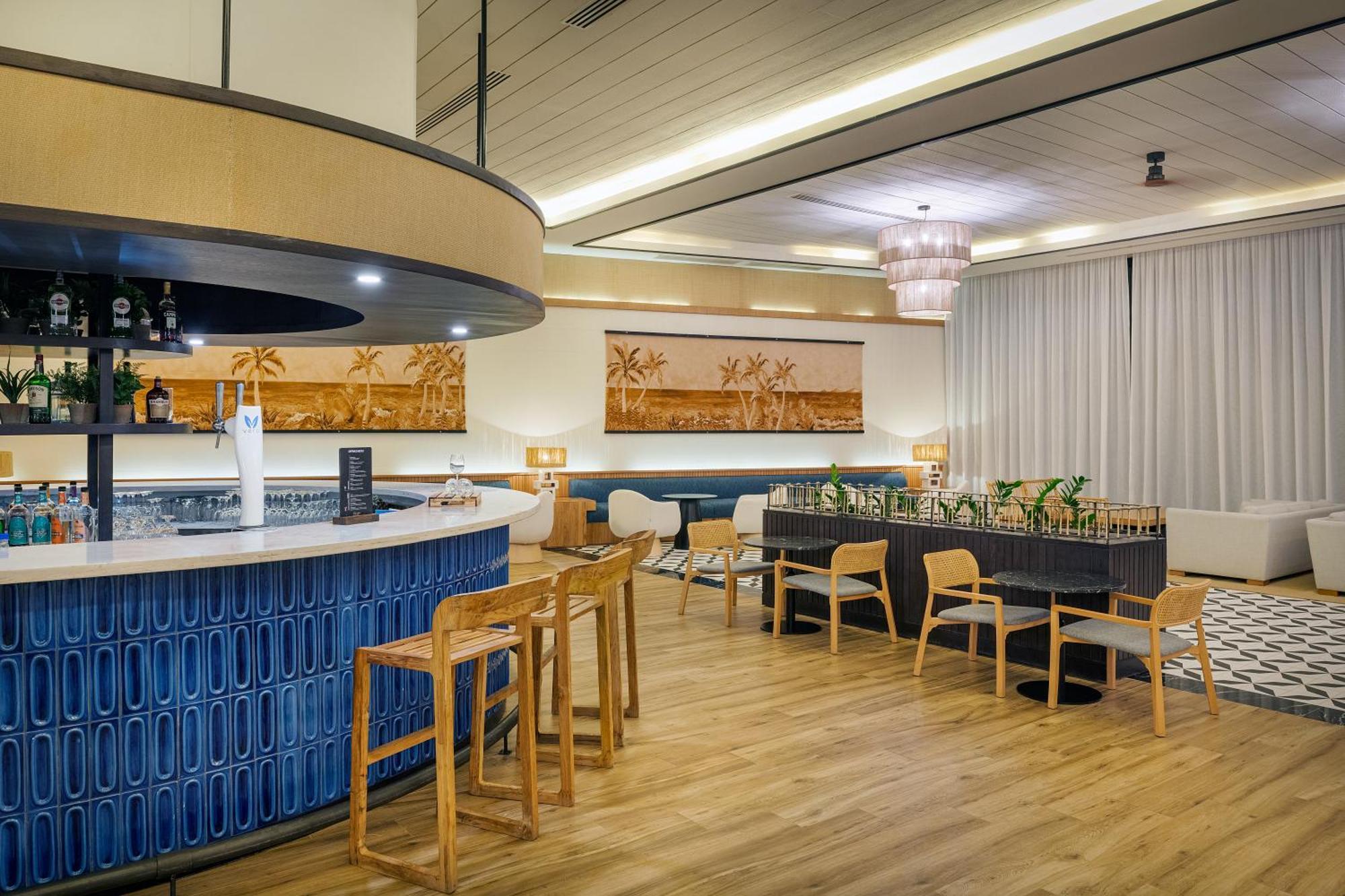 Ocean Eden Bay (Adults Only) Hotel Spring Rises Exterior foto The lounge at the airport
